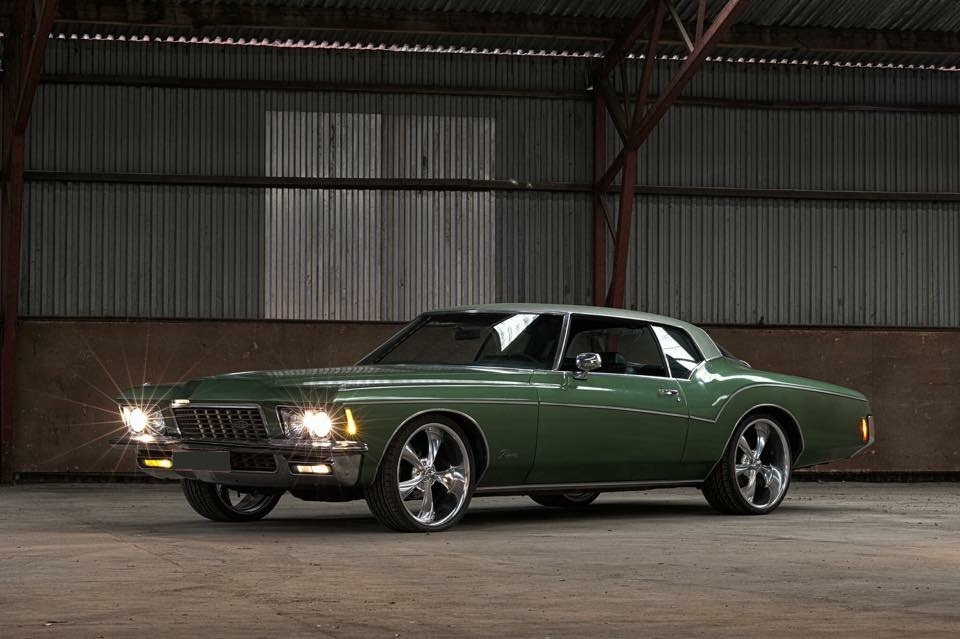 Buick Riviera on Ridler R695