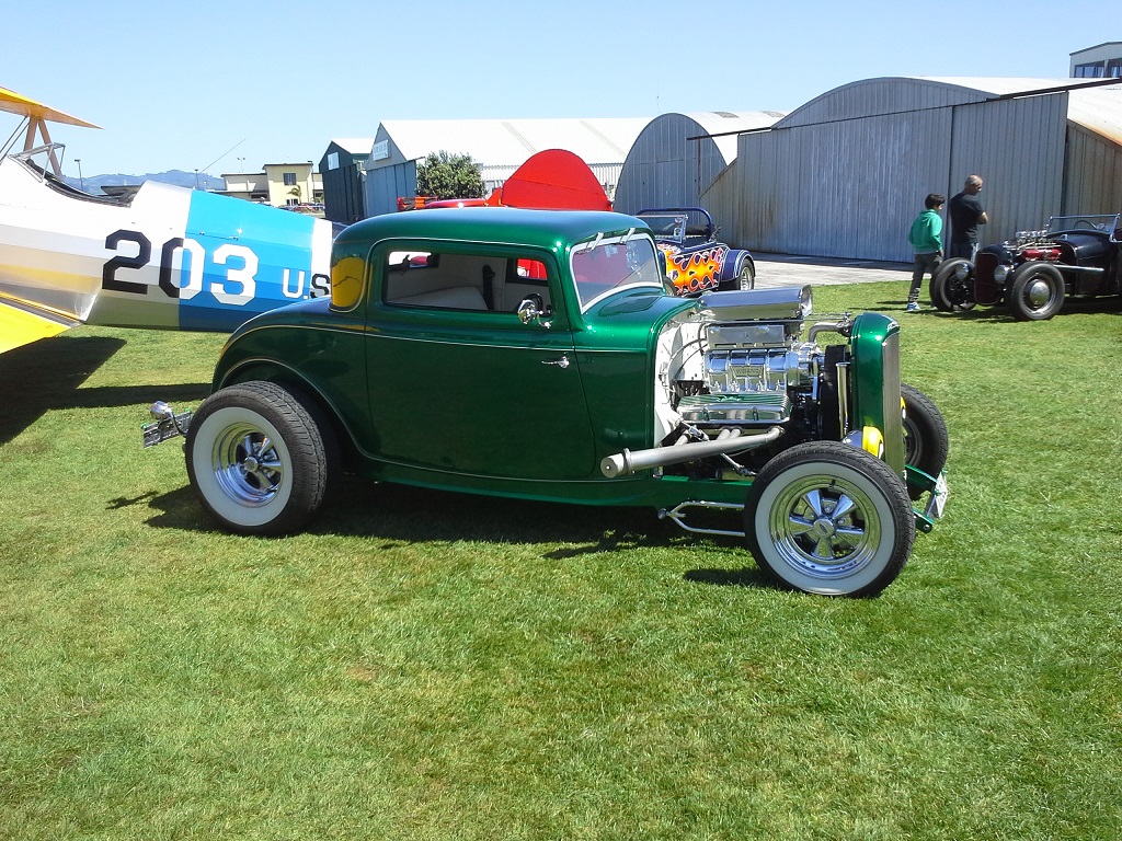 Ford 32 coupe on Cragar S/S Coker Wide white
