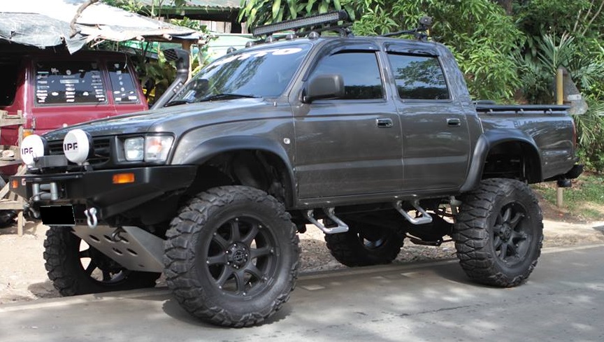 Toyota Hilux on Black Rhino Glamis