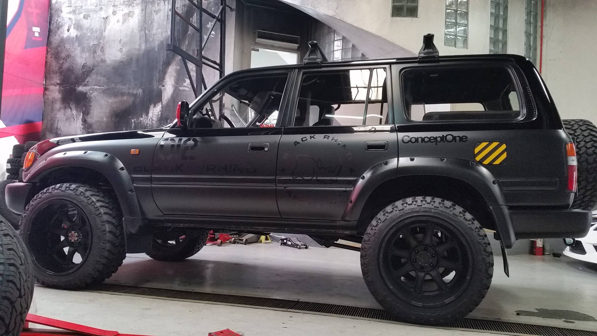 Toyota Landcrusier on Black Rhino Glamis