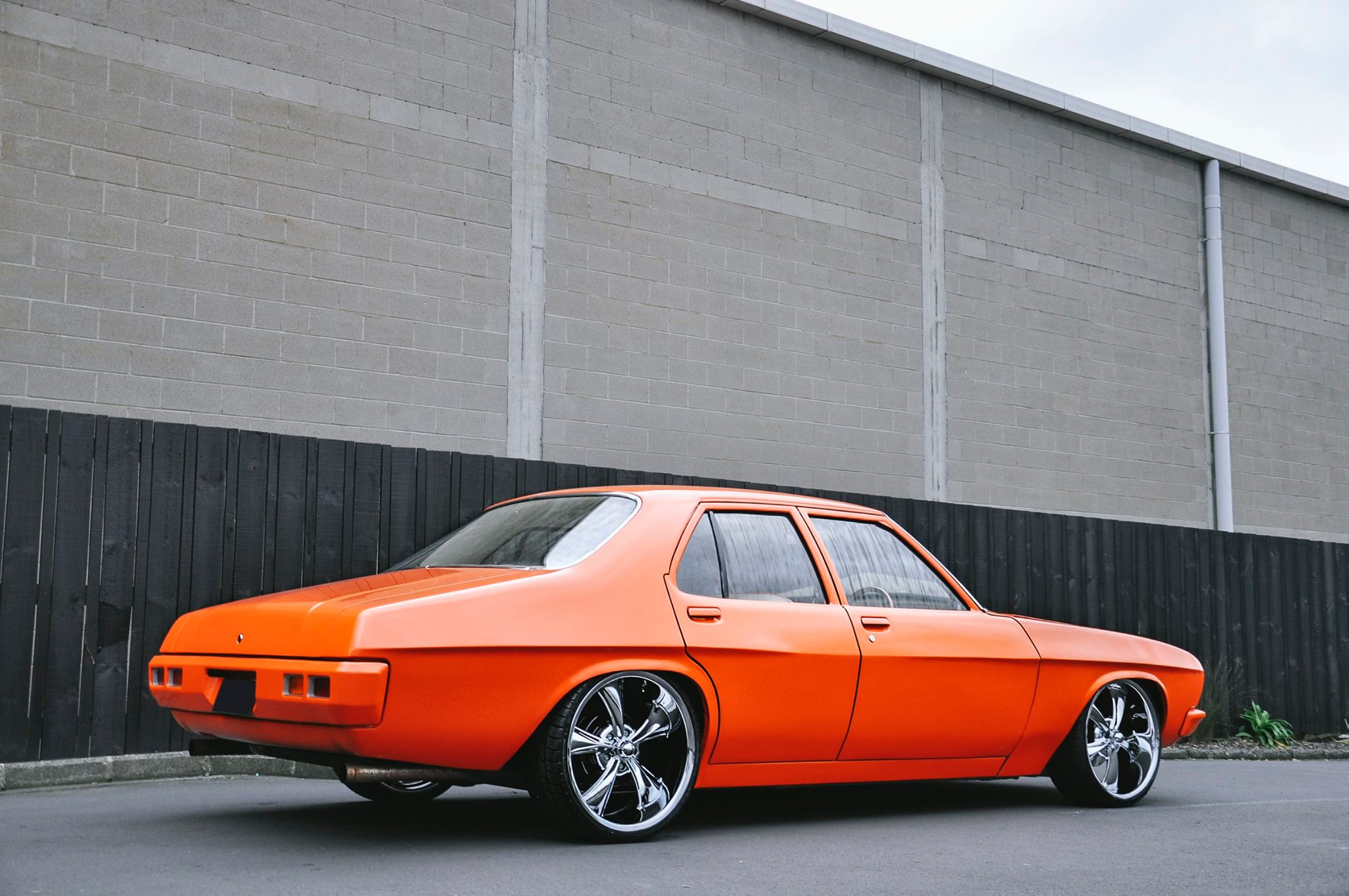Holden HQ on  Ridler R695 chrome