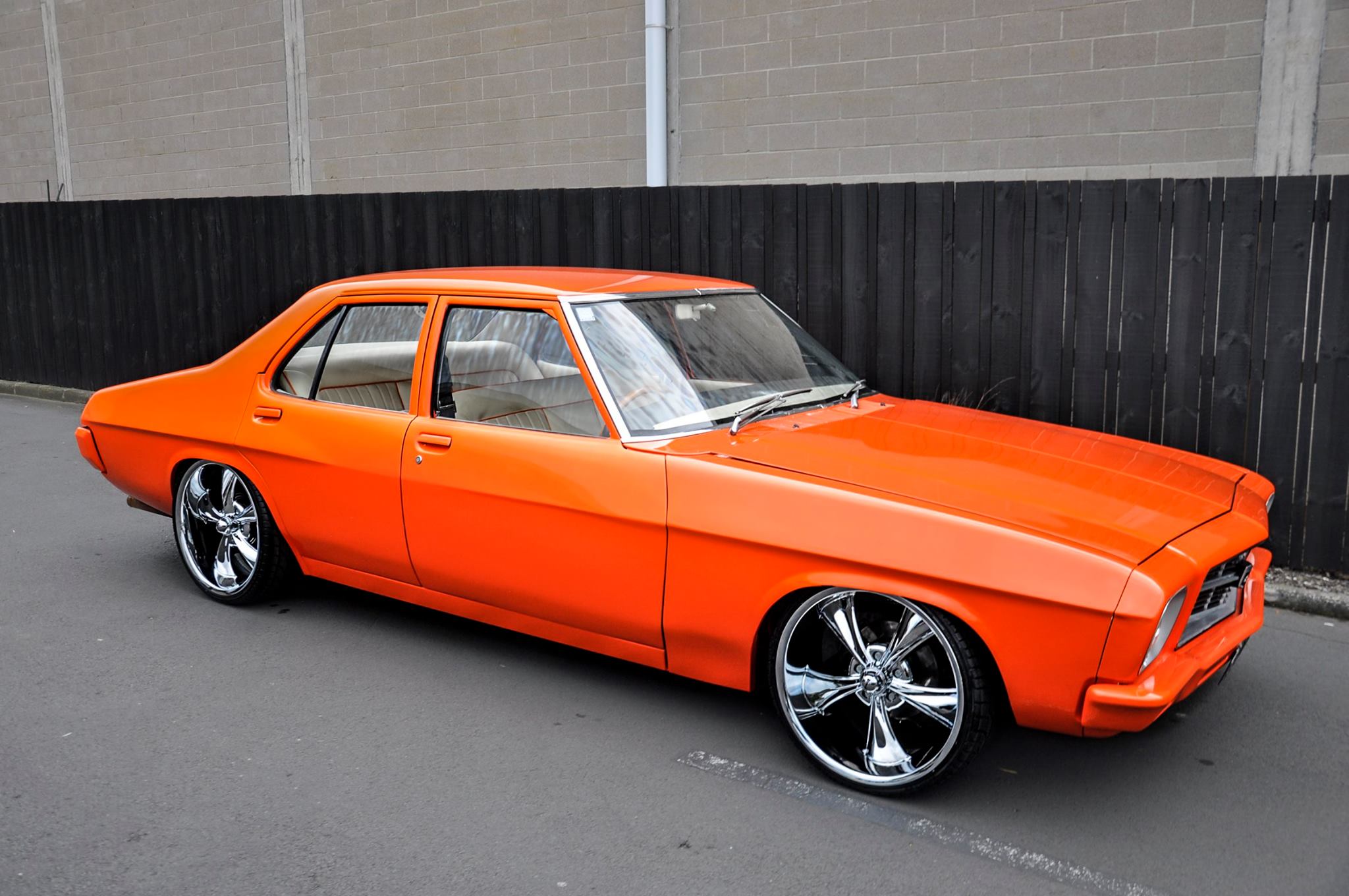 Holden HQ on  Ridler R695 chrome