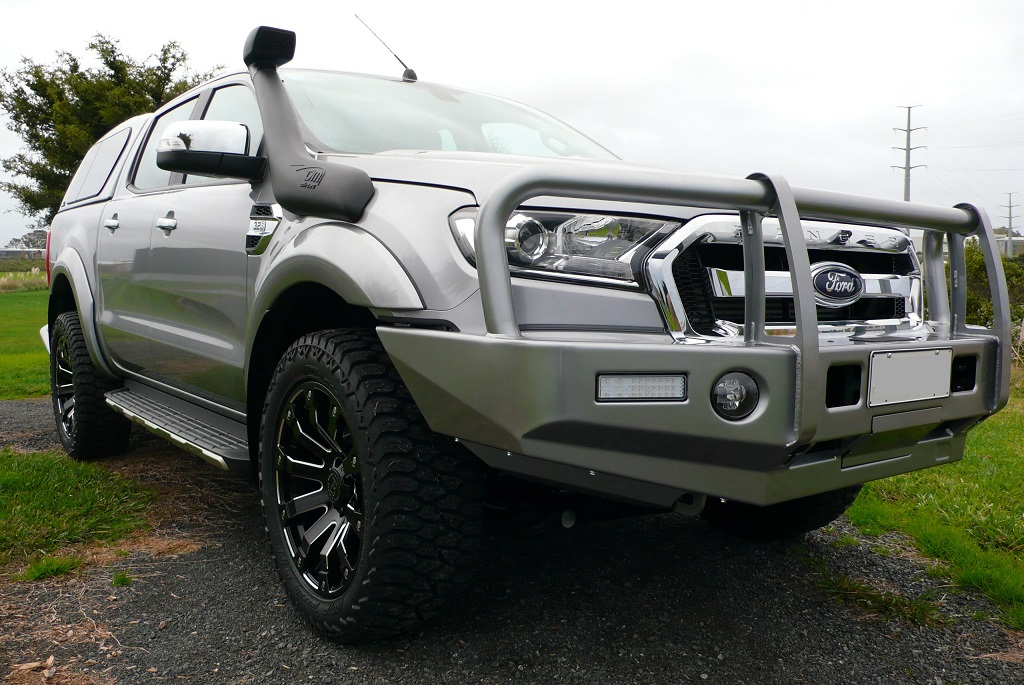 Ford Ranger Black Rhino Selkirk 265/50R20 AMP AT