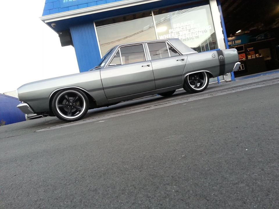 Valiant on Ridler R695