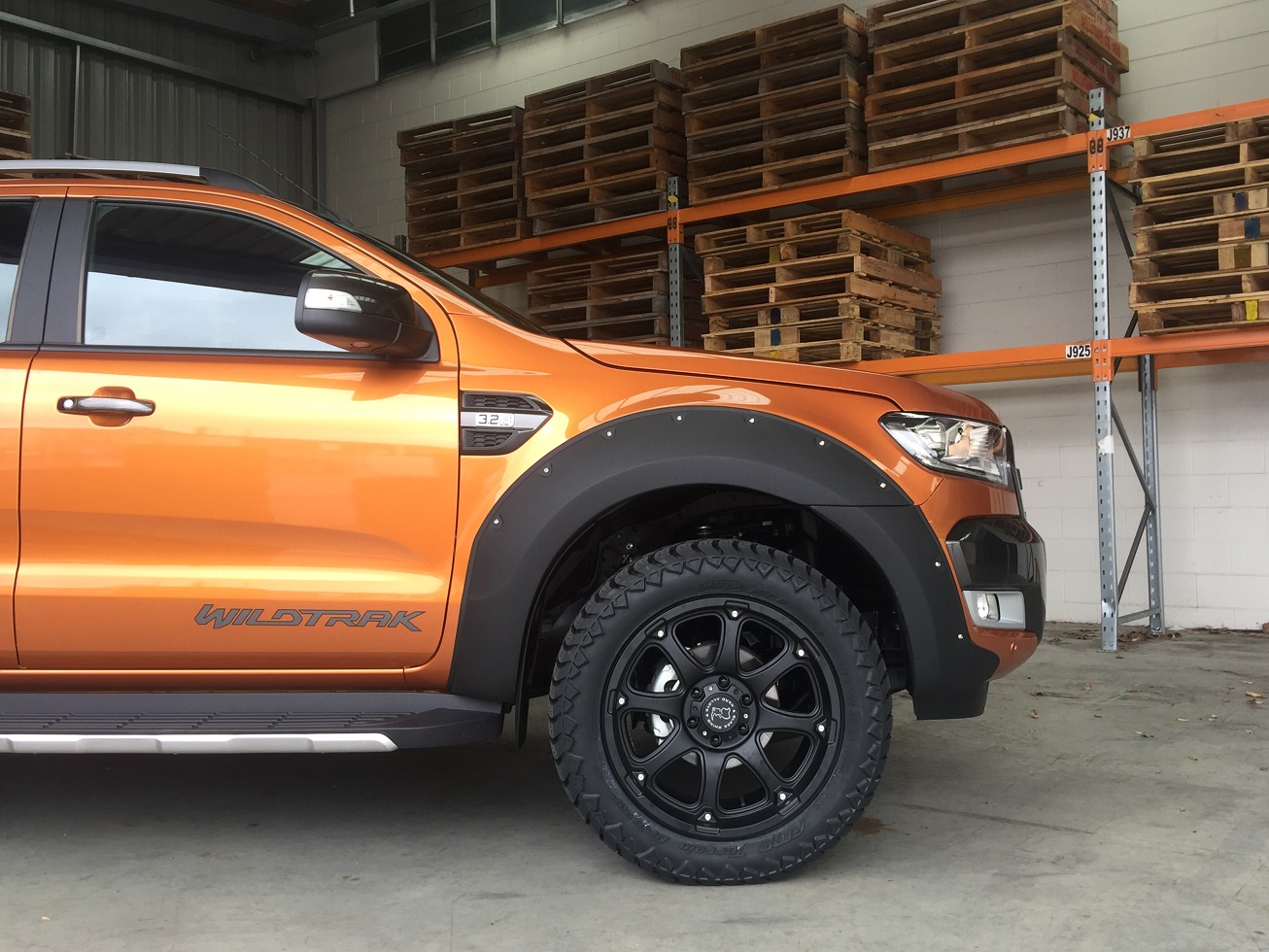 Ford Ranger on Black Rhino Glamis 275-55R20 AMP AT