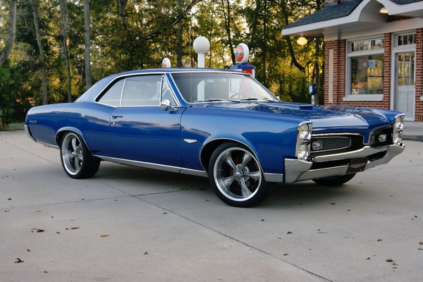 Pontiac GTO (1967) on Ridler R695