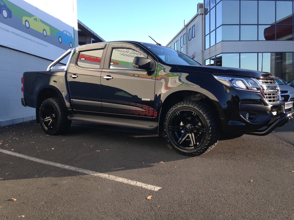 Holden Colorado on BGW Tempest & AMP A/T