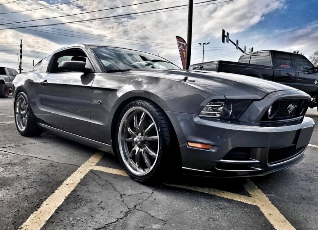 Ford Mustang on Ridler R650