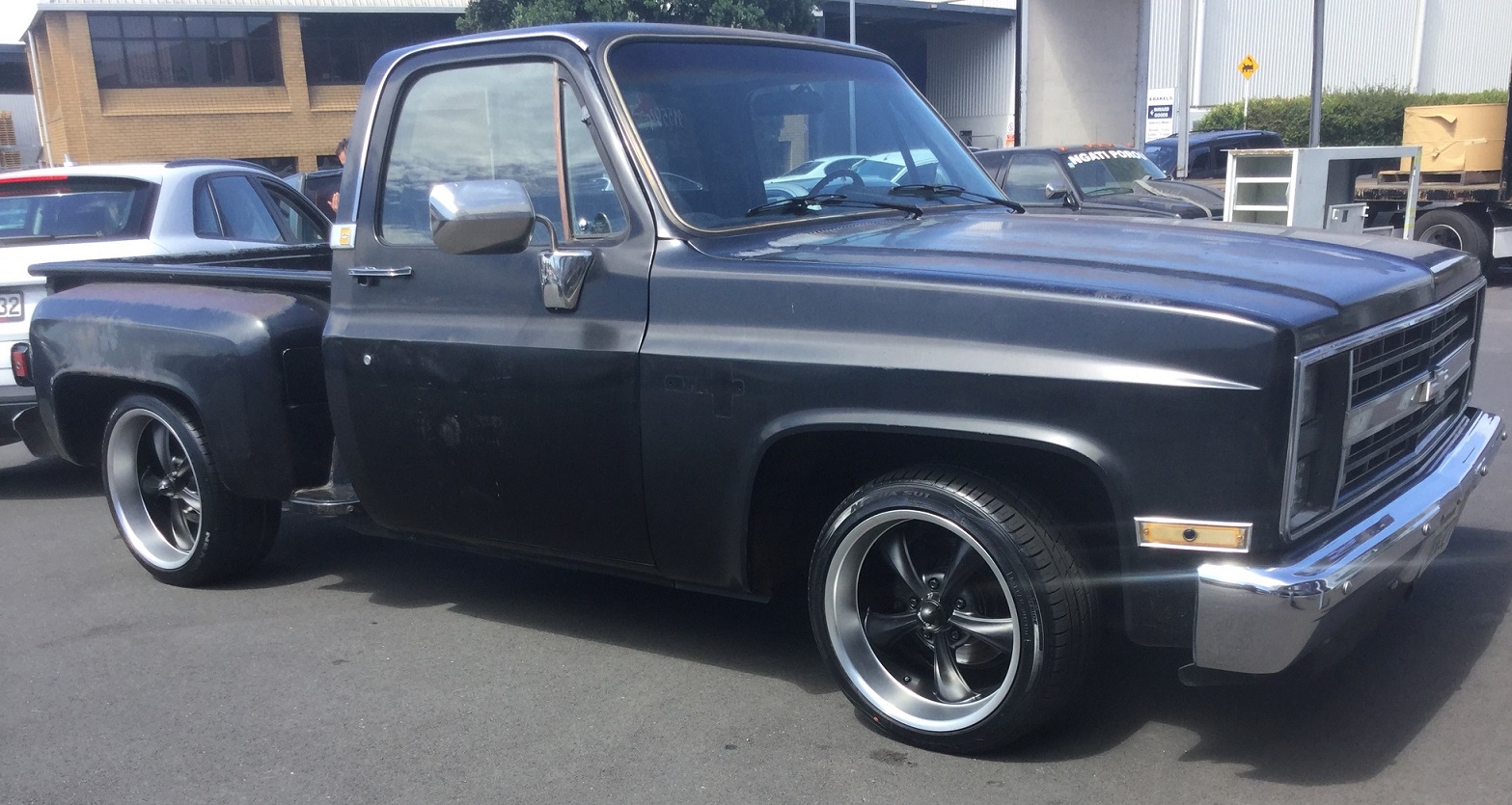 Chev C10 on Ridler R695