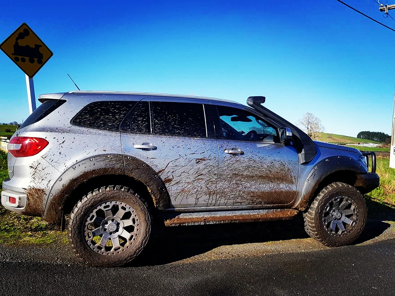 Ford Everest on Black Rhino Warlord