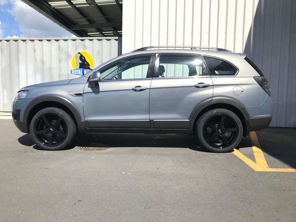 Holden Captiva on BGW Torque & Delinte DS8