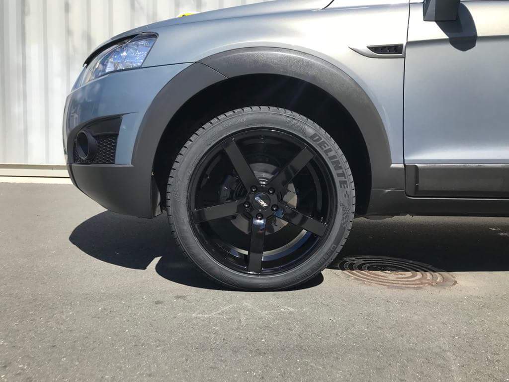 Holden Captiva on BGW Torque & Delinte DS8