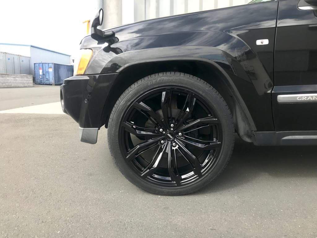 Jeep Grand Cherokee BGW Black Widow & Delinte D8