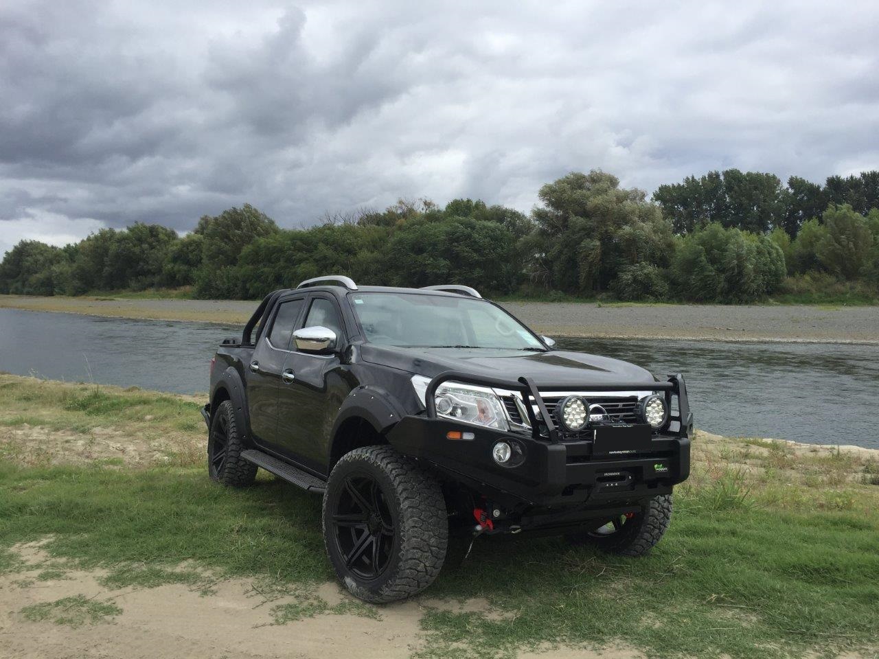 Nissan NP300 on BGW Tempest & AMP A/T