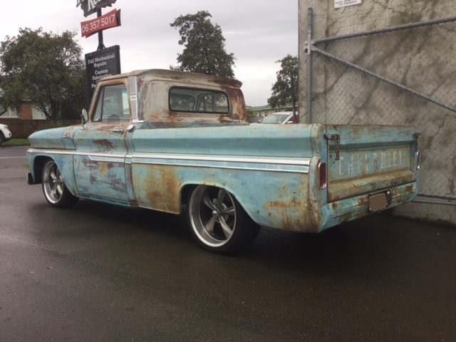 Chev Pickup on Ridler R695