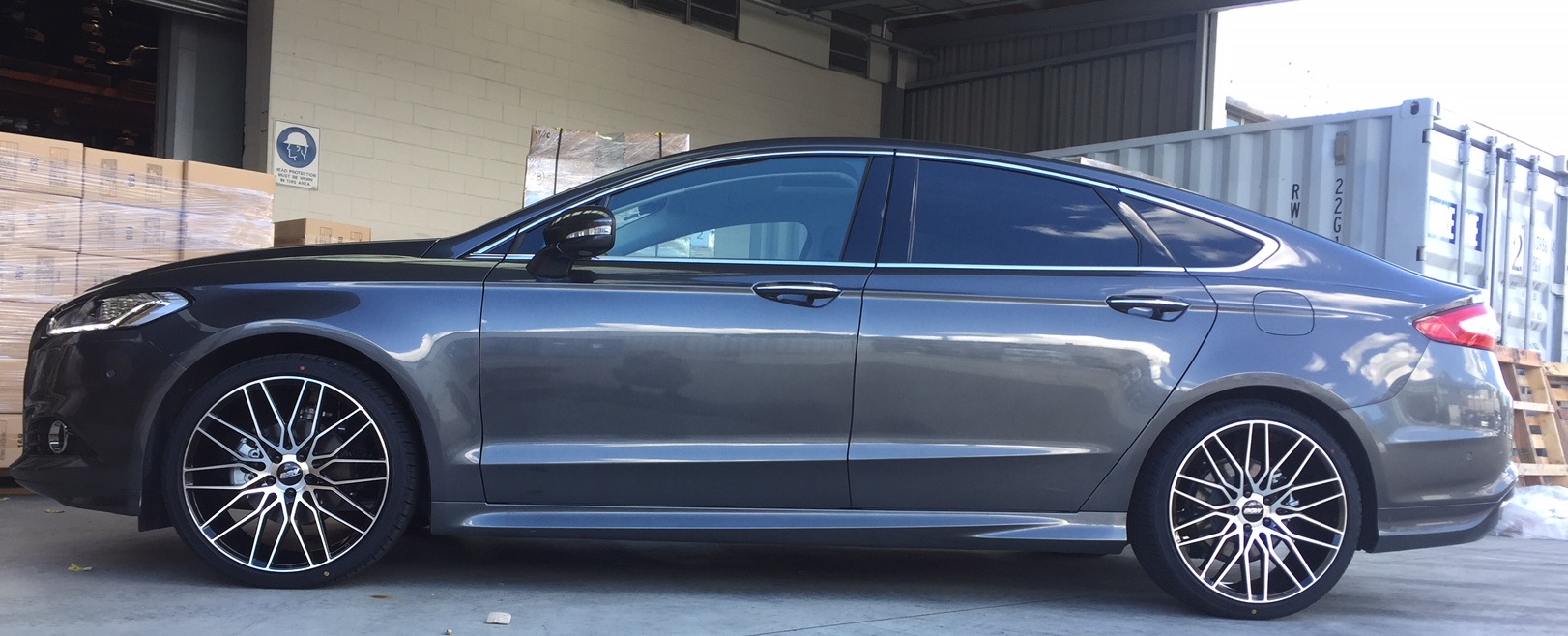 Ford Mondeo on BGW Matador