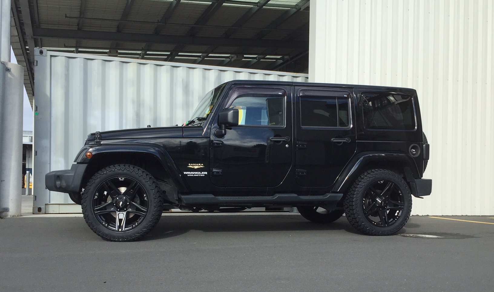 Jeep Wrangler on BGW Tuff & AMP A/T