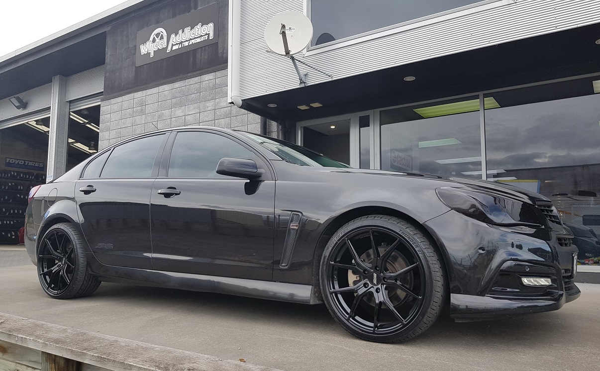 Holden Commodore on BGW Compton