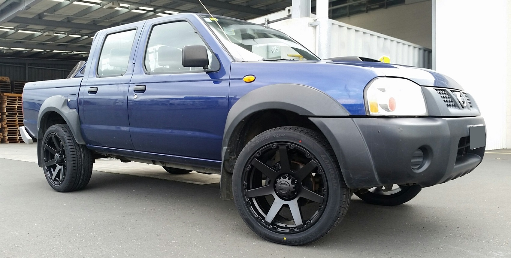 Nissan D22 on BGW Vader