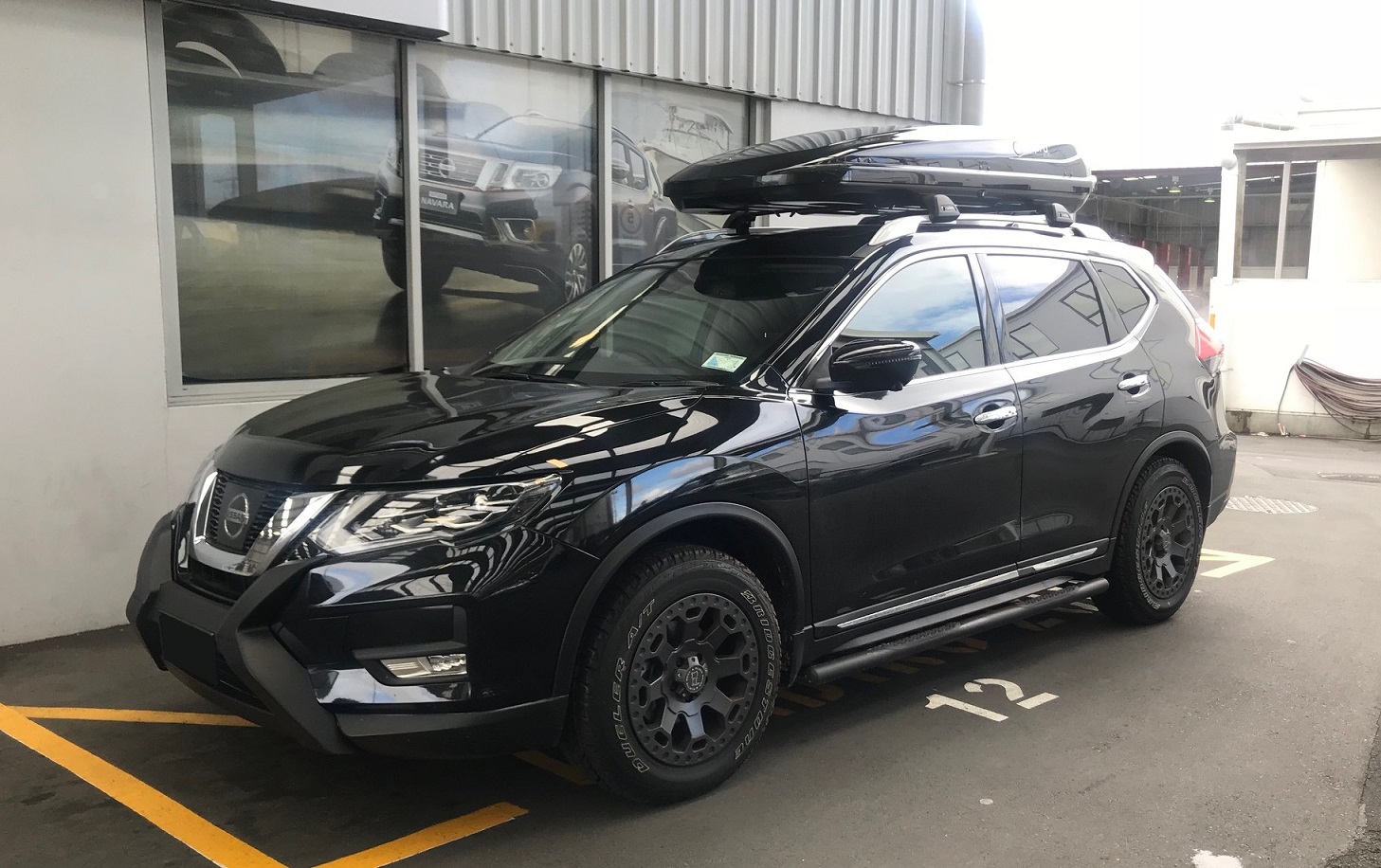 Nissan X-Trail on Black Rhino Warlord
