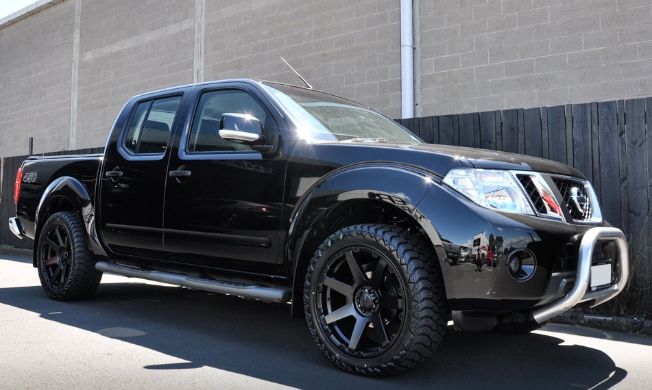Nissan Navara D40 on BGW Vader