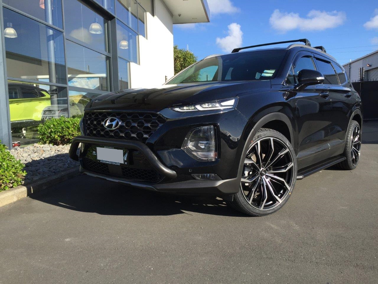 Hyundai Santa Fe on BGW Black Widow