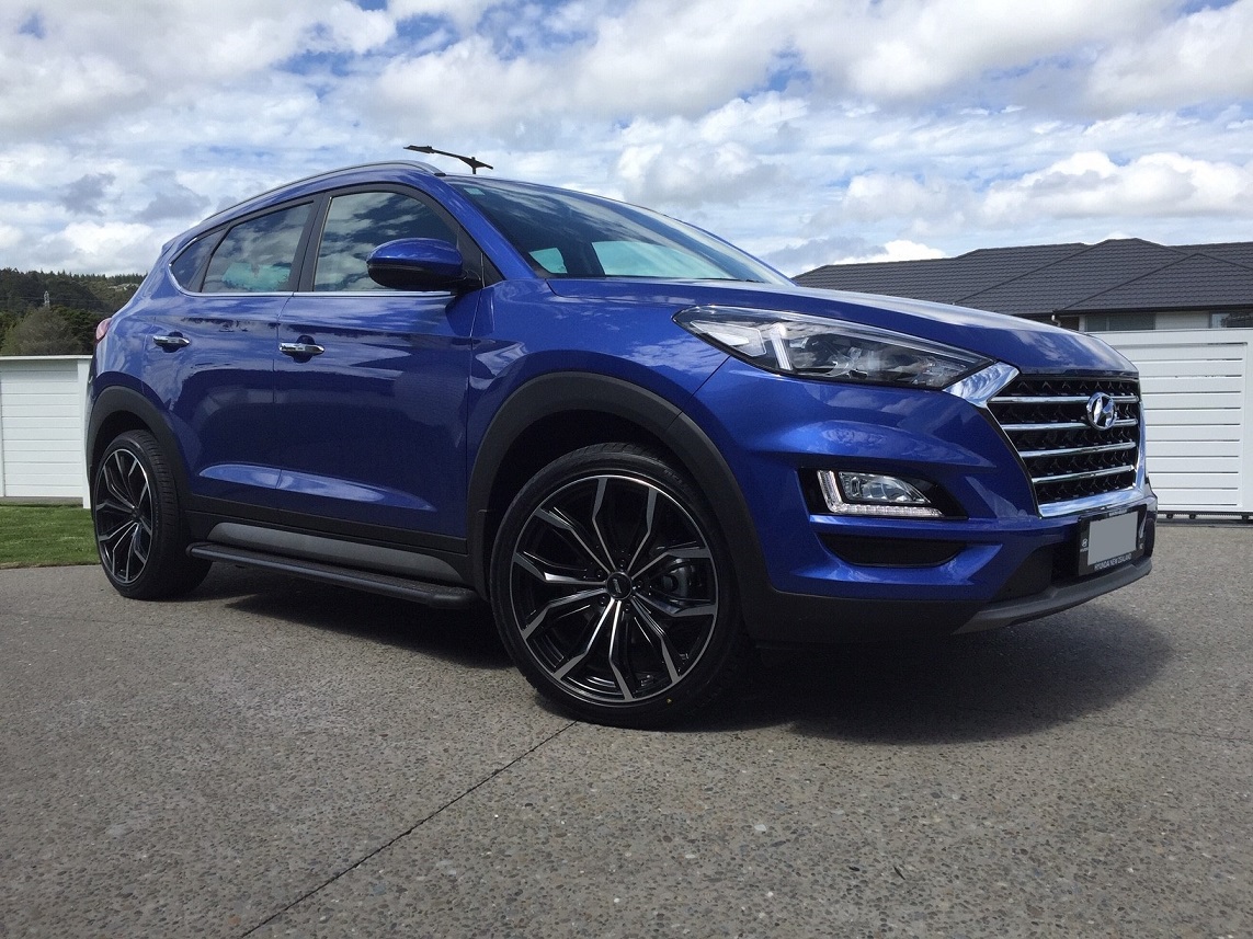 Hyundai Santa FE on BGW Black Widow