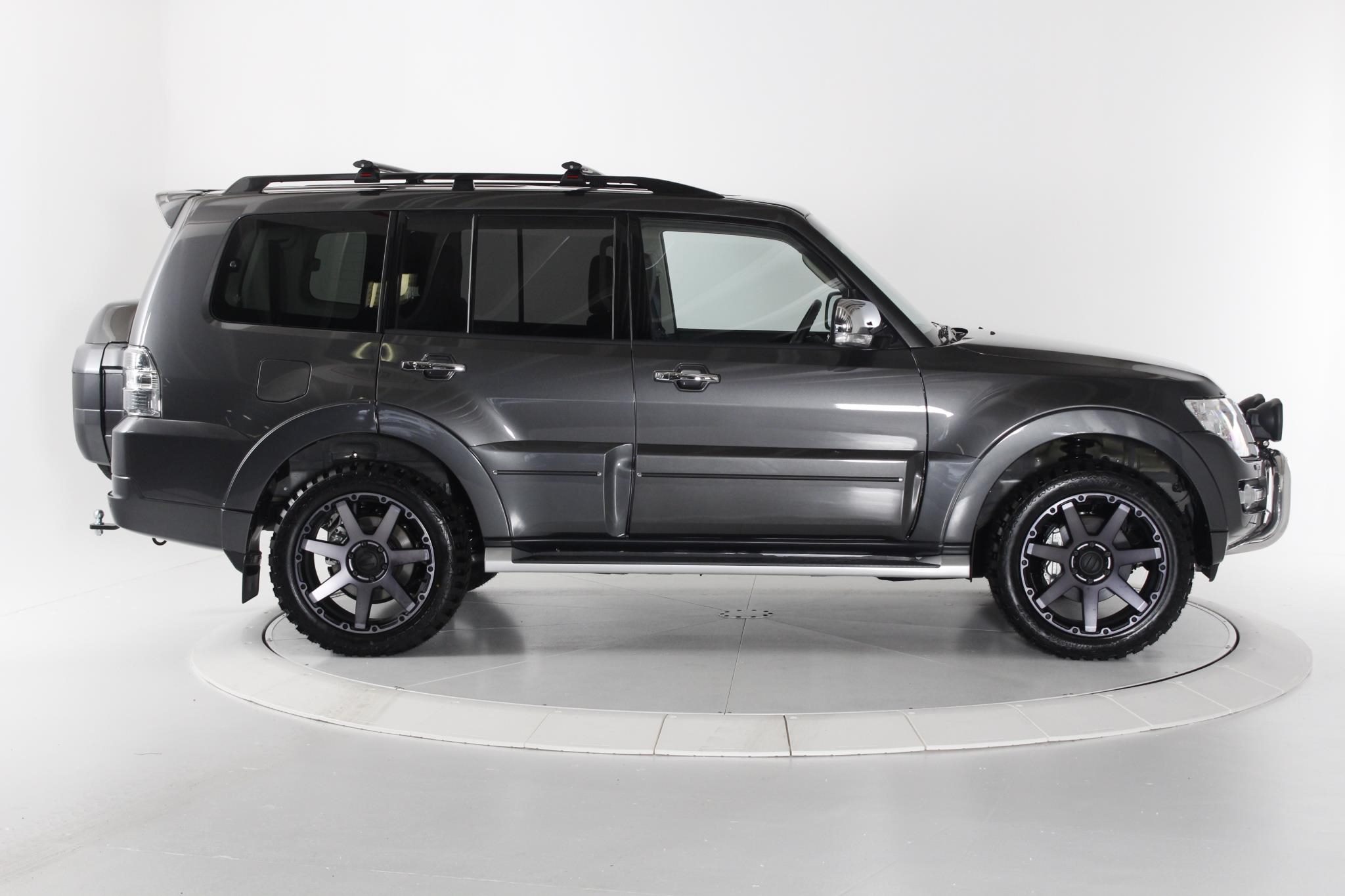 Mitsubishi Pajero on BGW Vader
