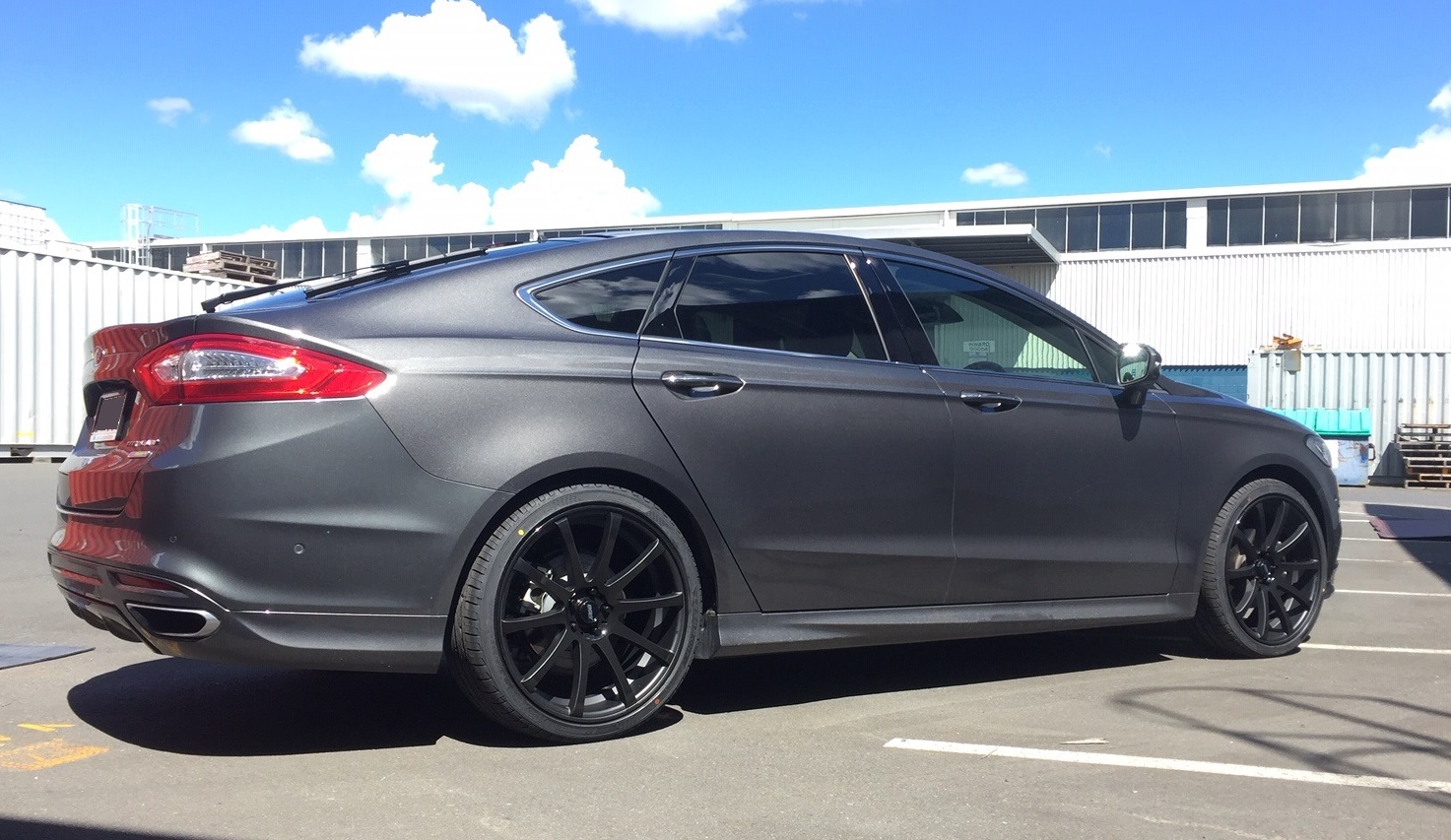 Ford Mondeo on BGW Pursuit