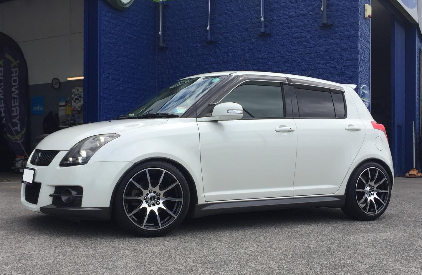 Suzuki Swift on BGW Ratchet