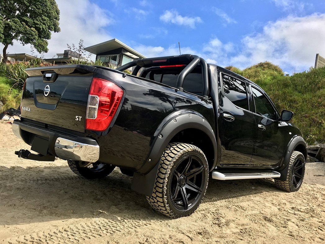 Nissan Navara on BGW Tempest
