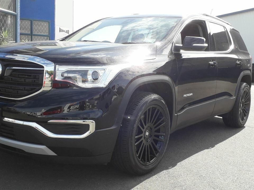 Holden Acadia on Black Rhino Kruger