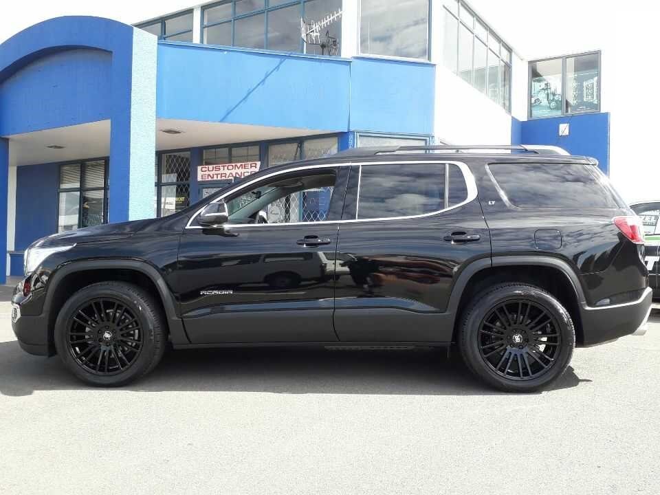 Holden Acadia on Black Rhino Kruger