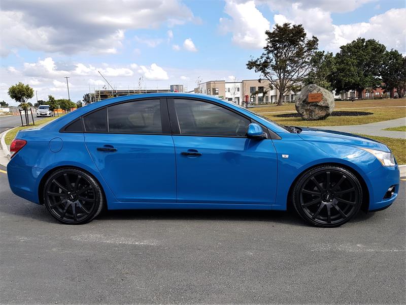 Holden Cruze on BGW Pursuit