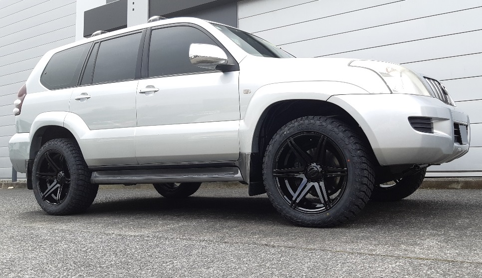 TOYOTA LANDCRUISER PRADO ON BGW TEMPEST.