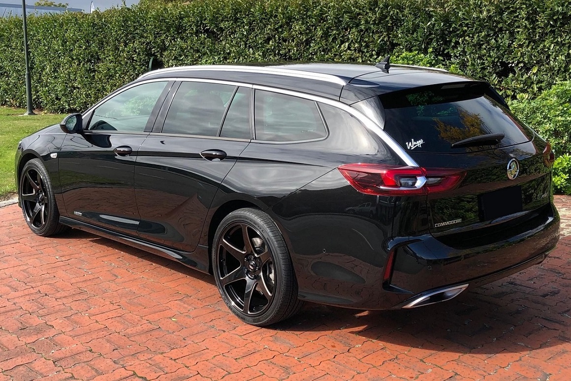 Holden Commodore ZB RS-V on BGW Cartel