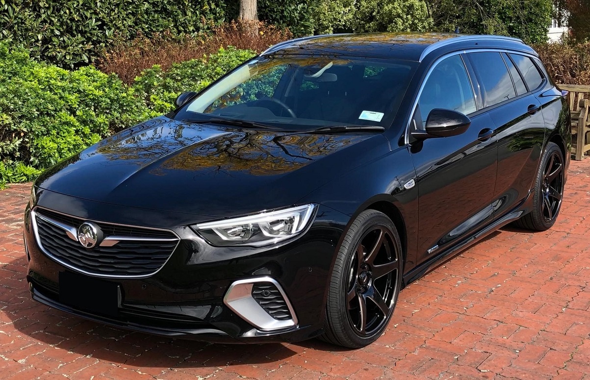 Holden Commodore ZB RS-V on BGW Cartel