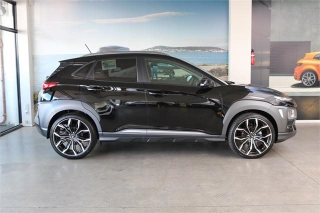 Hyundai Kona on BGW Black Widow