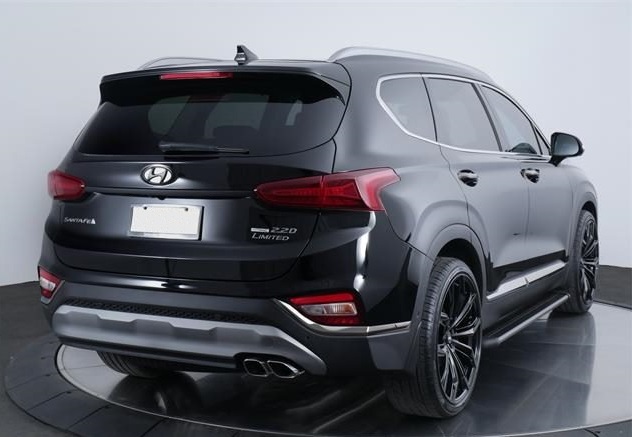 Hyundai Santa Fe on BGW Black Widow