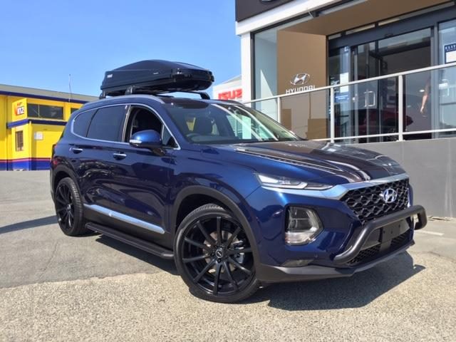 Hyundai Santa Fe on BGW Pursuit