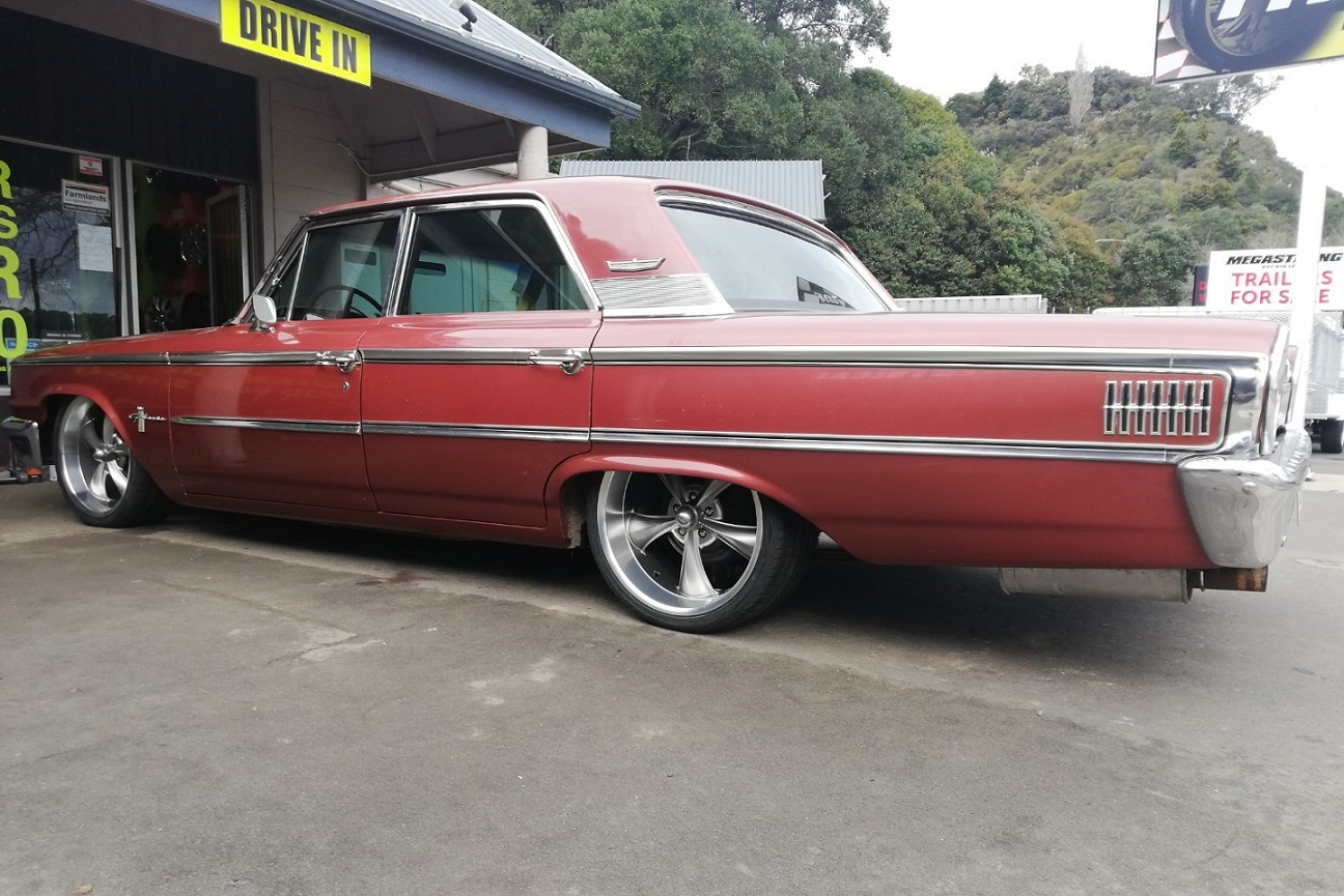 Ford Galaxie on Ridler R695