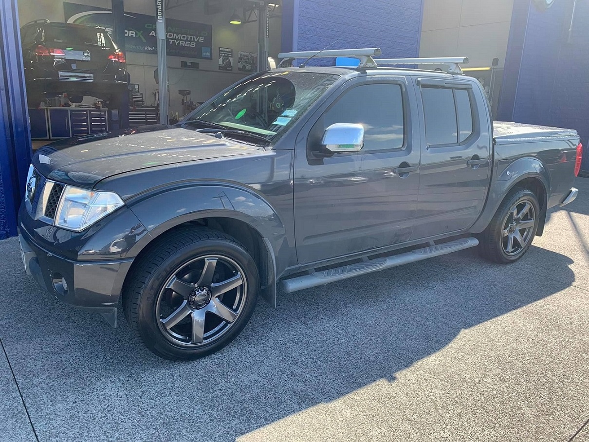 Nissan Navara D40 on BGW Beast