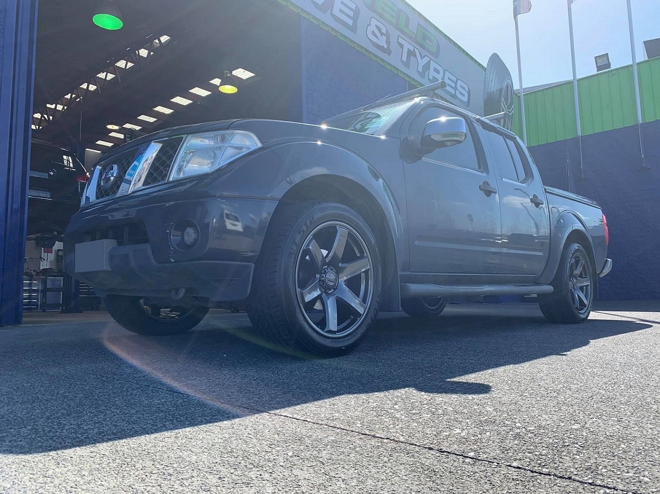 Nissan Navara D40 on BGW Beast