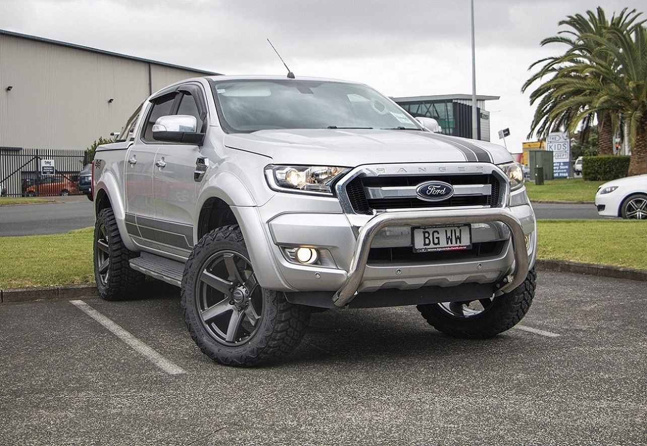 Ford Ranger on BGW Beast w 33x12.5R20 Delium M.T