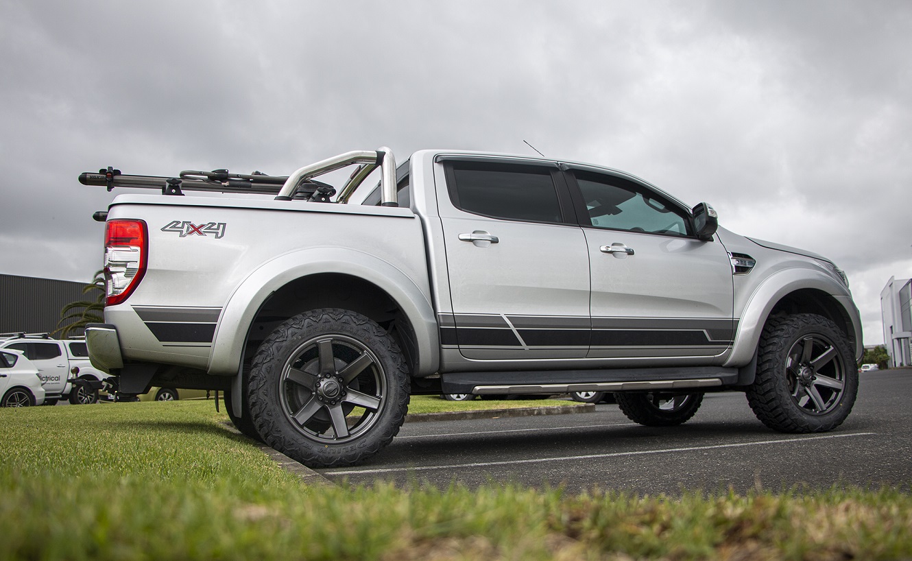 Ford Ranger on BGW Beast w 33x12.5R20 Delium M.T