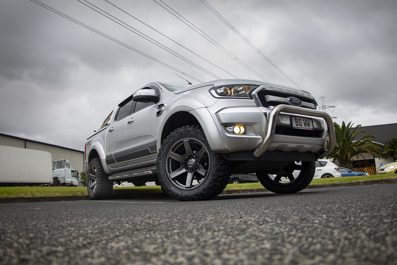 Ford Ranger on BGW Beast w 33x12.5R20 Delium M.T