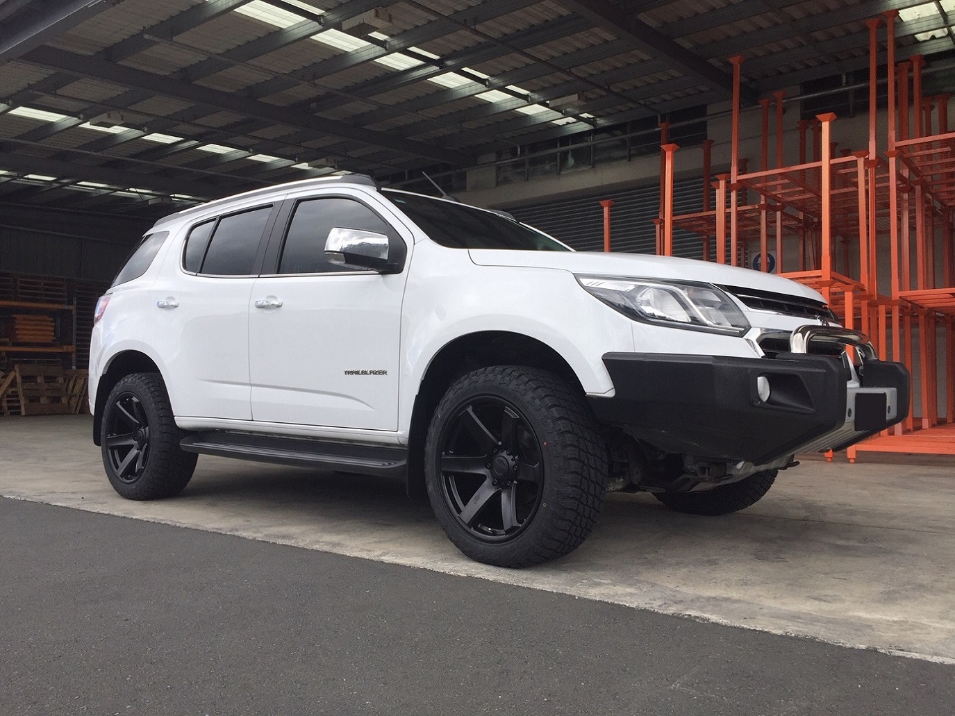 Holden Trailblazer on BGW Beast w Delium AT tyres