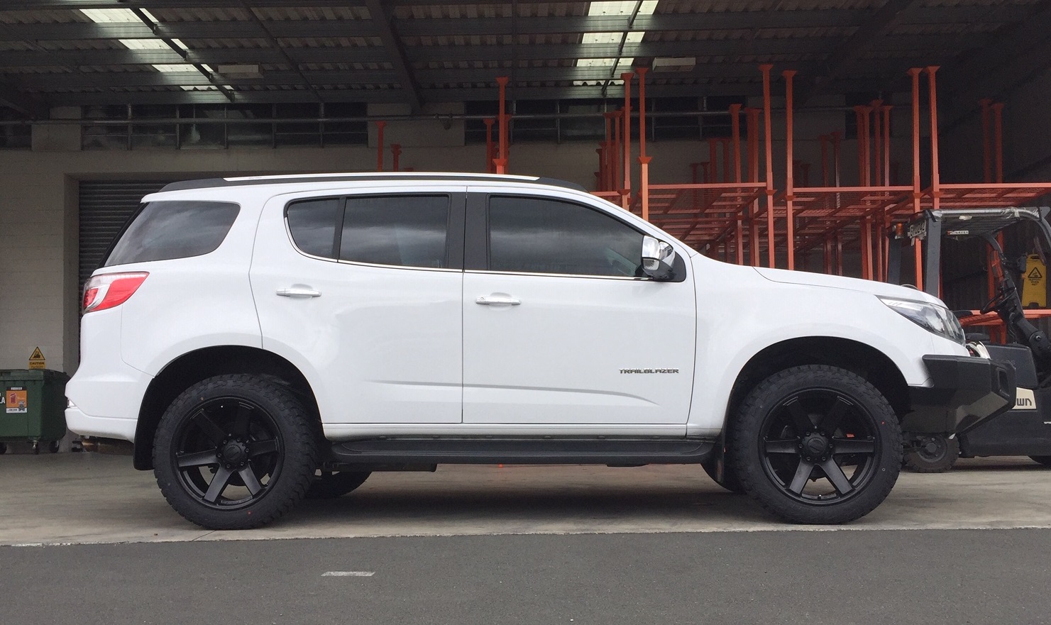 Holden Trailblazer on BGW Beast w Delium AT tyres