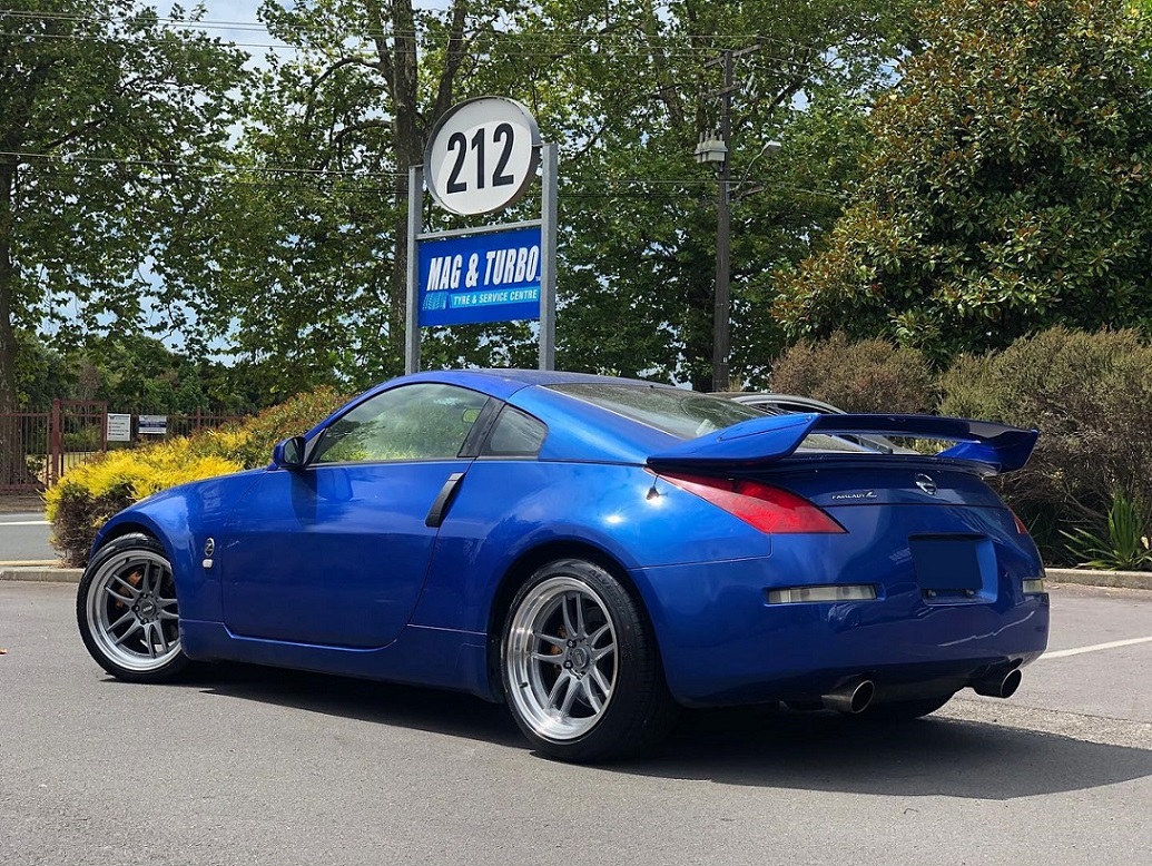 Nissan 350z on BGW DC Emotion 5