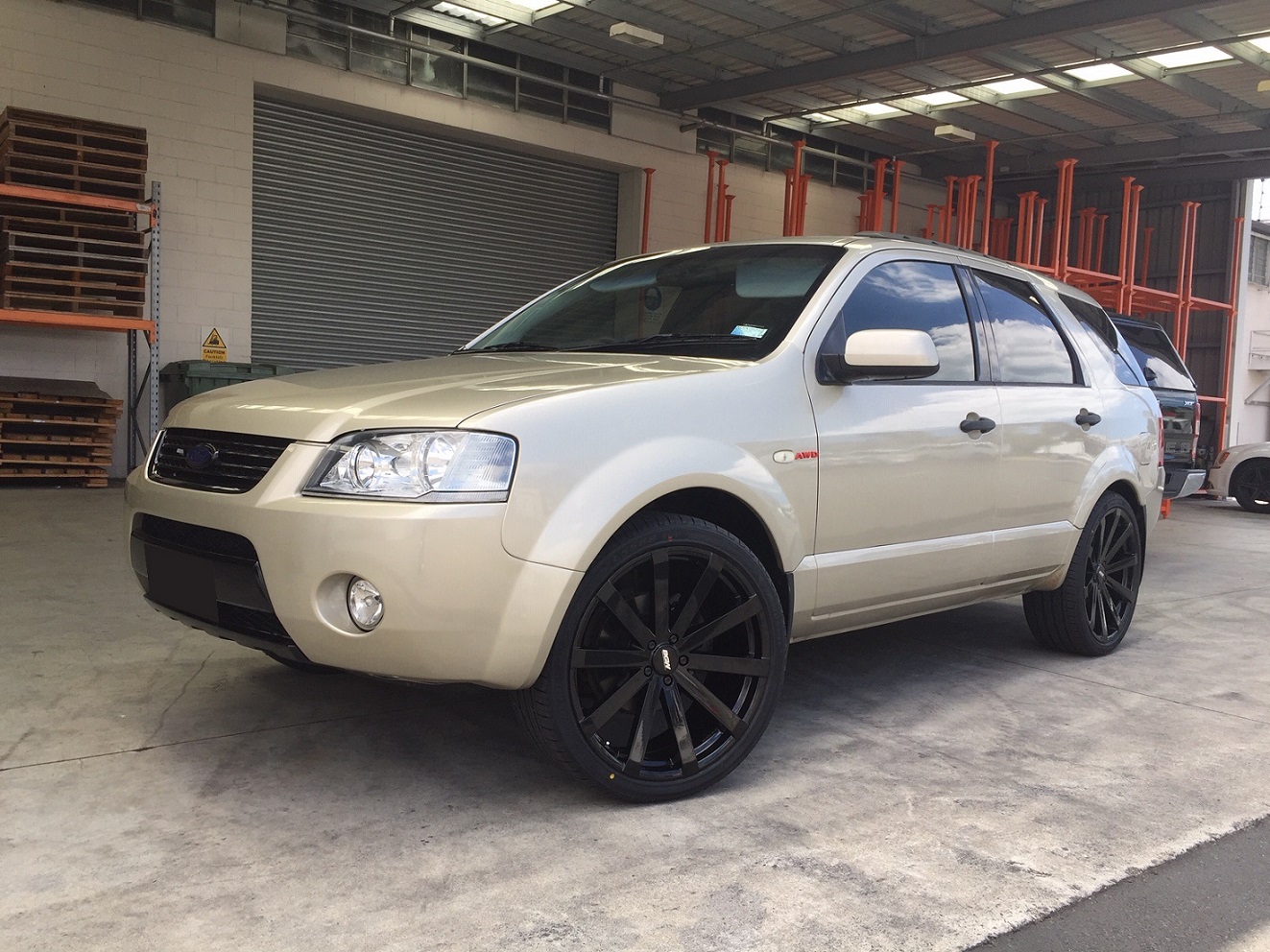 Ford Territory on BGW VM12 gloss black 22s